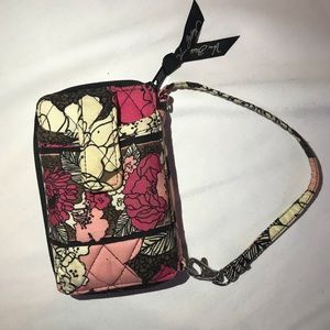 vera bradley wristlet